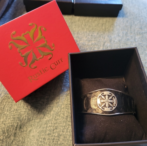 Rustic Cuff bracelet - Picture 2 of 2